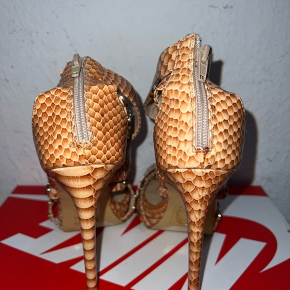 Scene - Picture 3 of 5